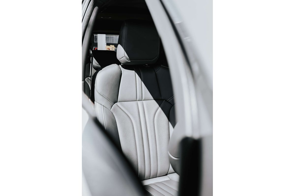 2025 Isuzu MU-X LS-T