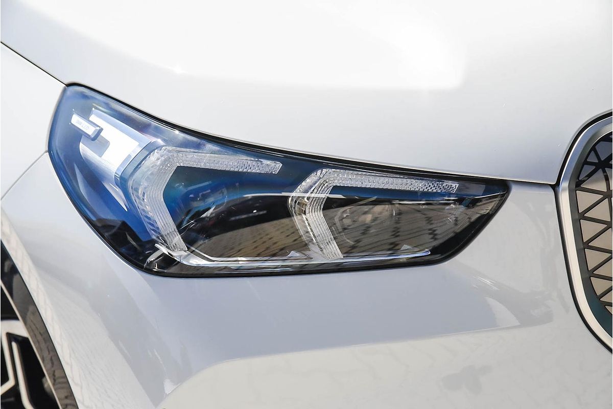 2024 BMW iX1 eDrive20 xLine U11