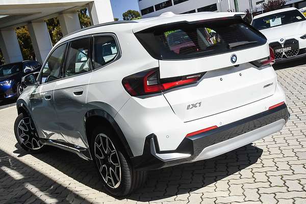 2024 BMW iX1 eDrive20 xLine U11