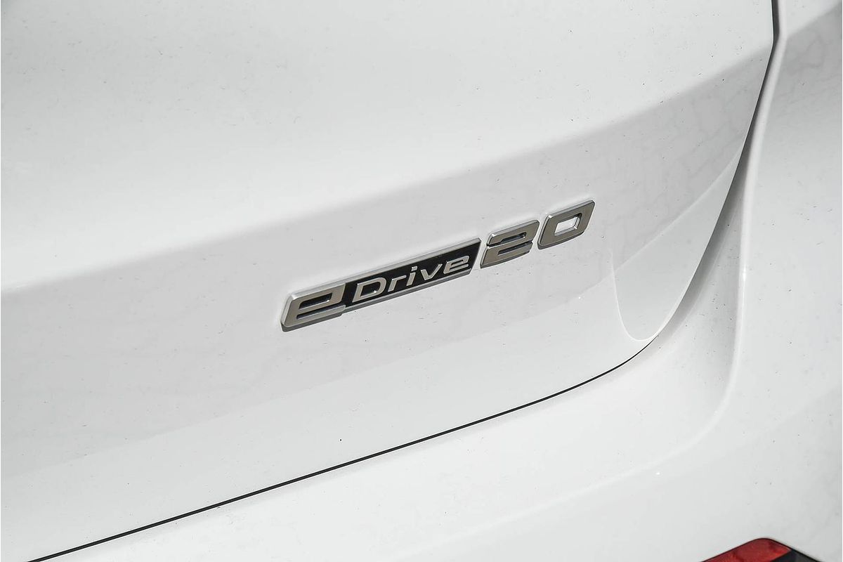 2024 BMW iX1 eDrive20 xLine U11