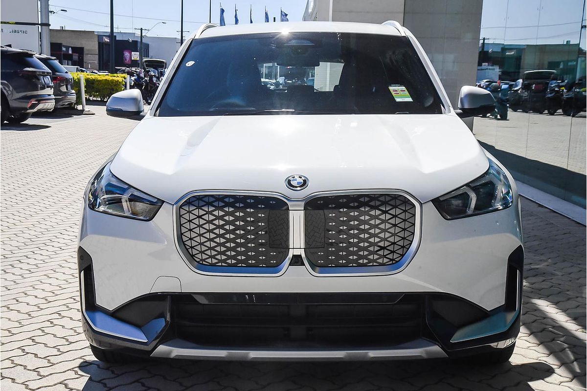 2024 BMW iX1 eDrive20 xLine U11
