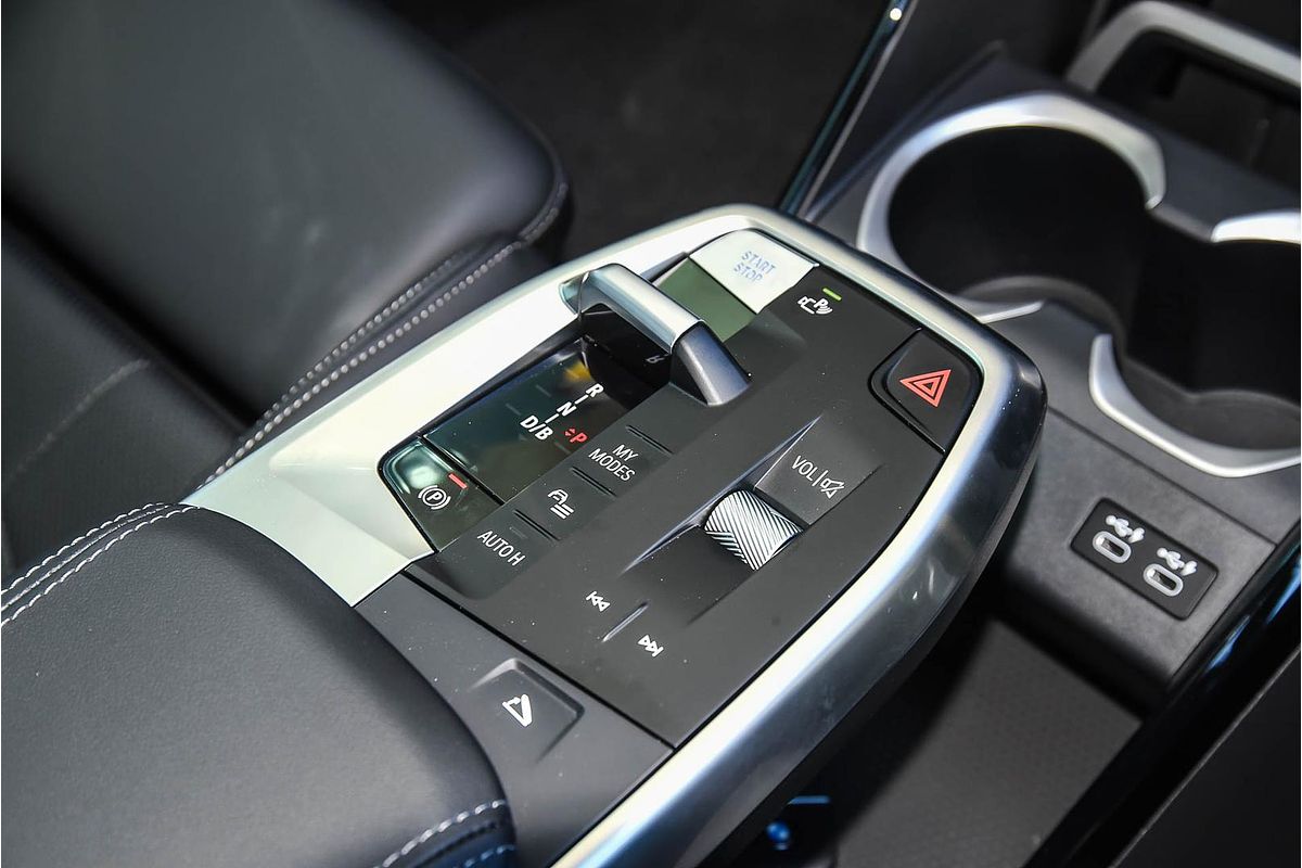 2024 BMW iX1 eDrive20 xLine U11