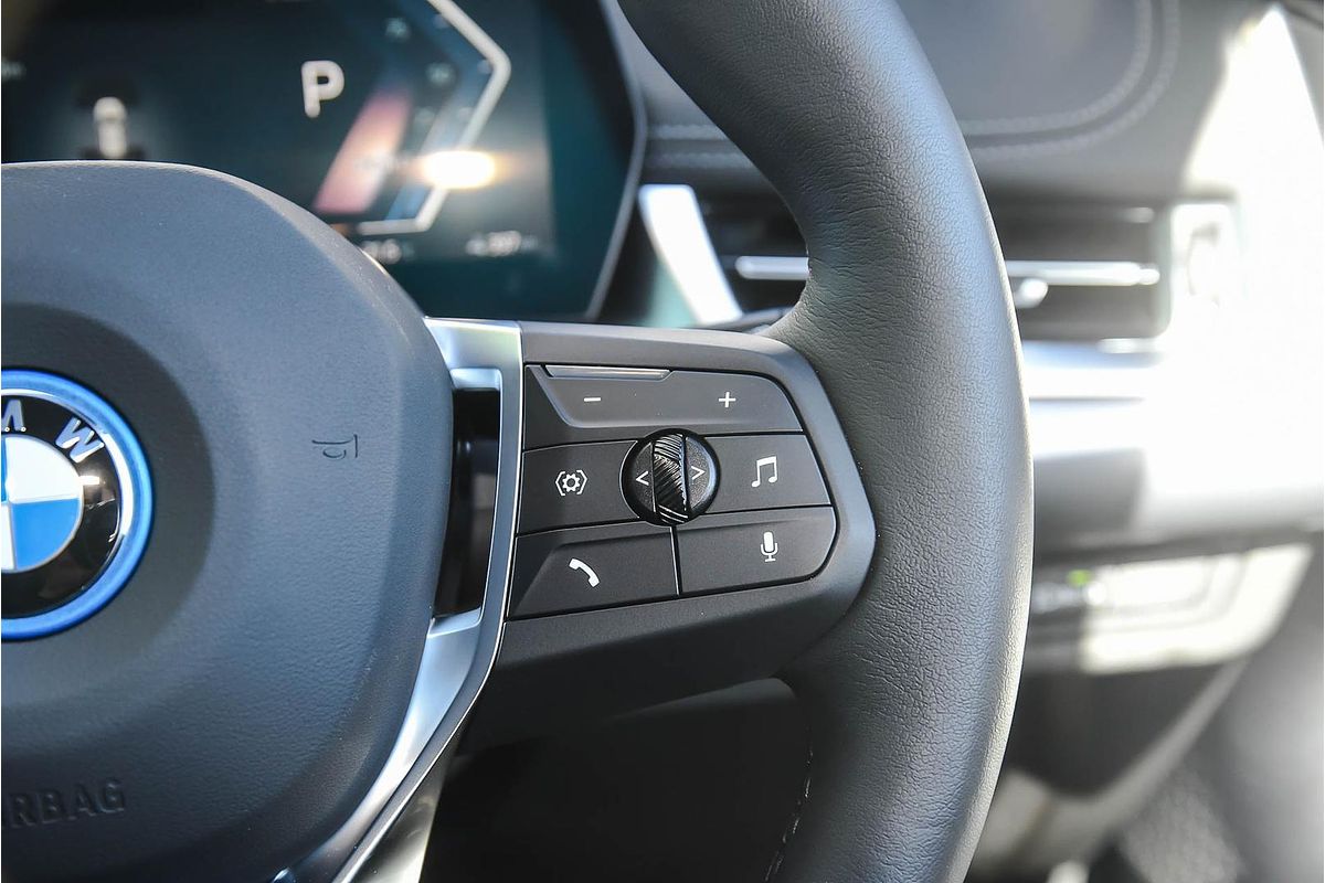 2024 BMW iX1 eDrive20 xLine U11