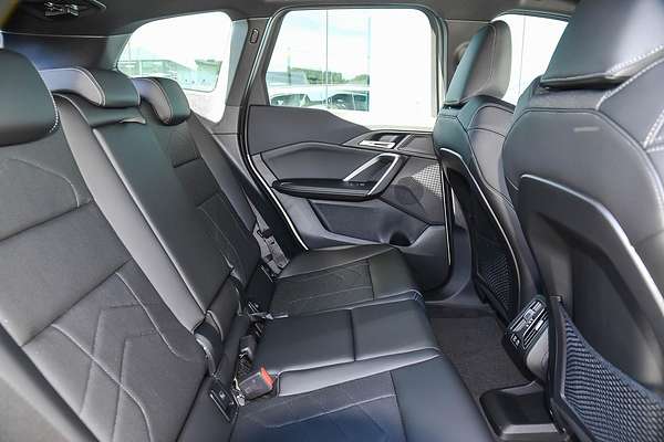 2024 BMW iX1 eDrive20 xLine U11