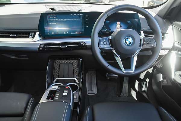 2024 BMW iX1 eDrive20 xLine U11