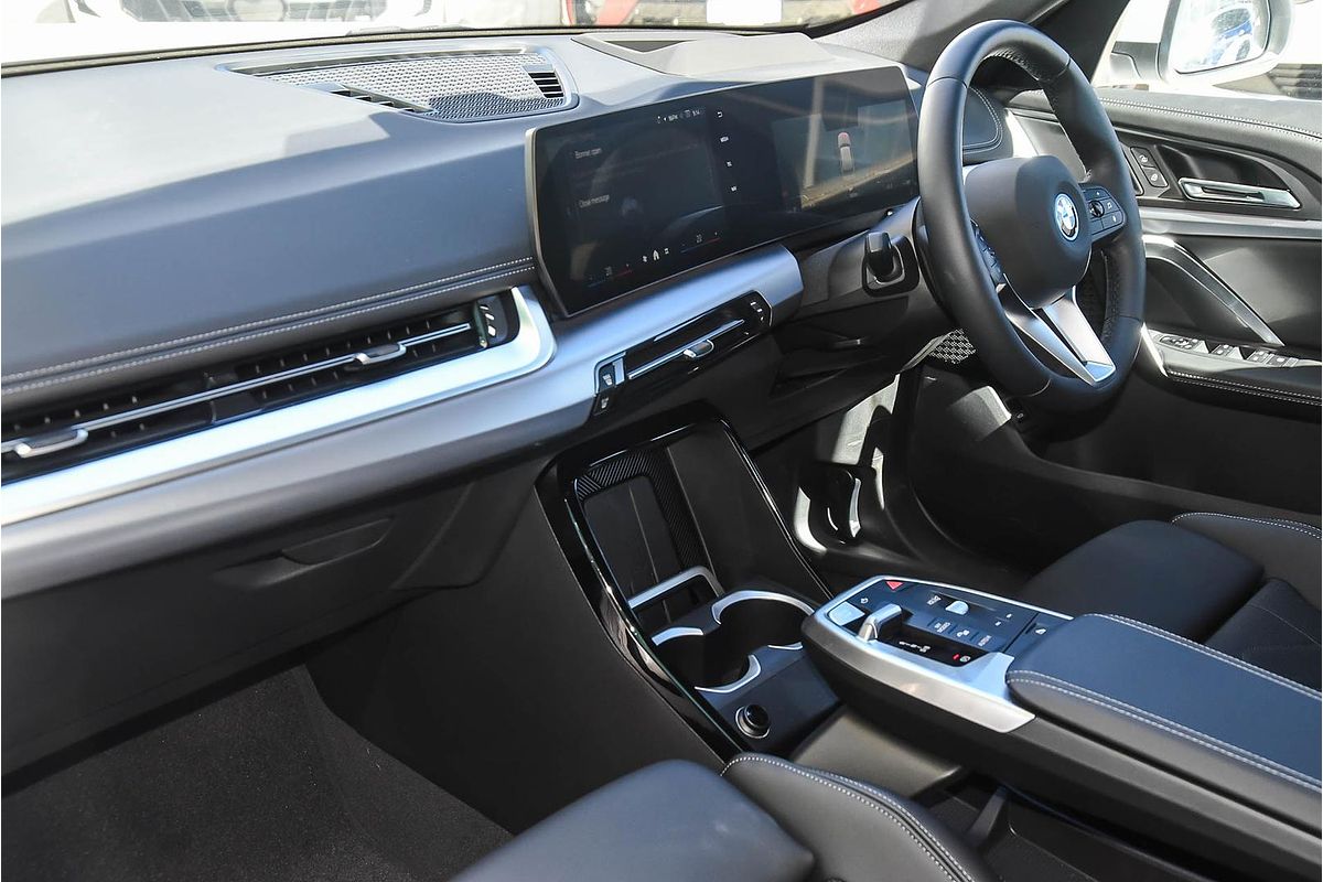 2024 BMW iX1 eDrive20 xLine U11