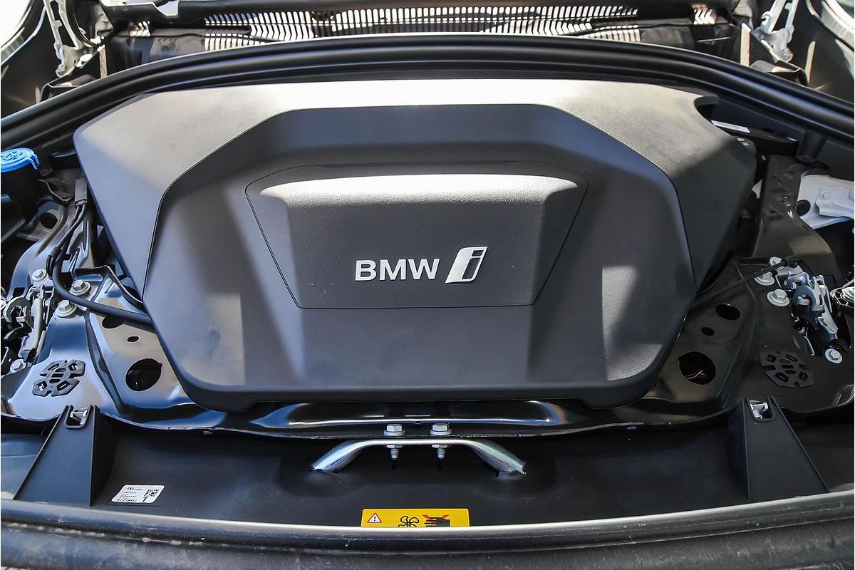 2024 BMW iX1 eDrive20 xLine U11