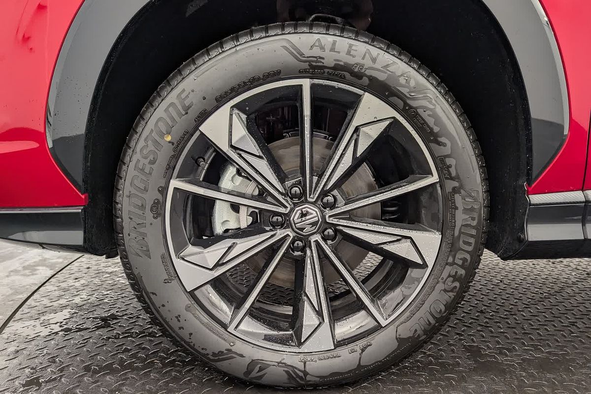 2025 MG HS Excite AS33