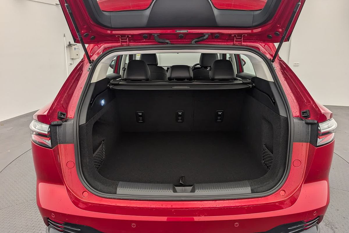 2025 MG HS Excite AS33