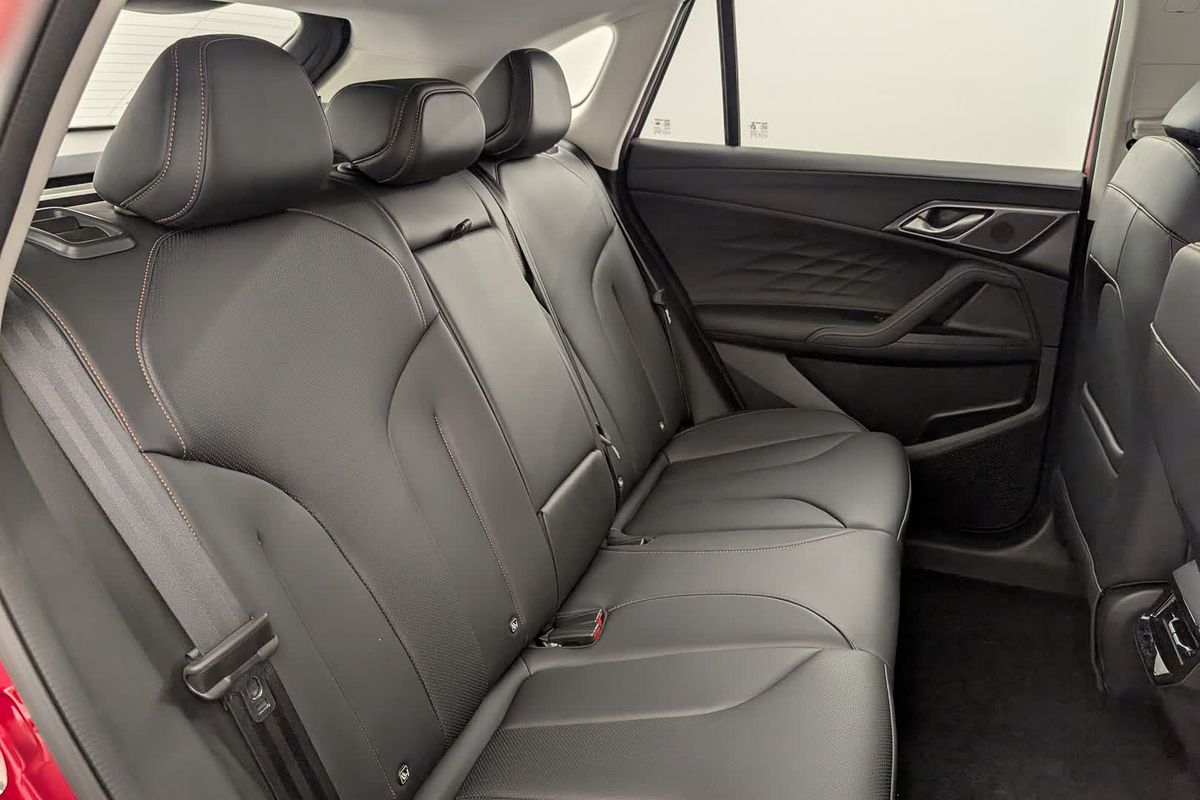 2025 MG HS Excite AS33