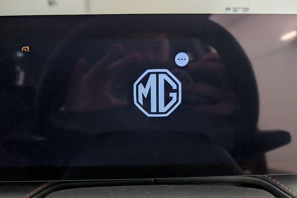 2025 MG HS Excite AS33