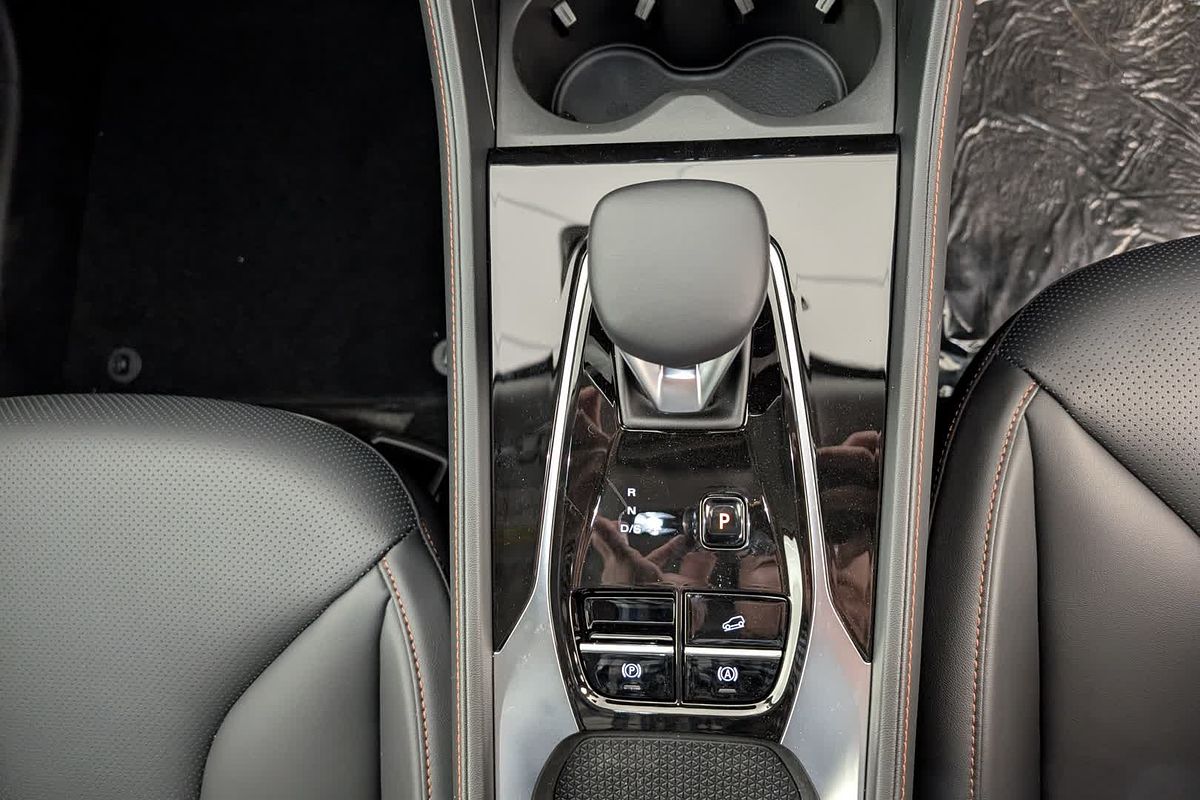 2025 MG HS Excite AS33