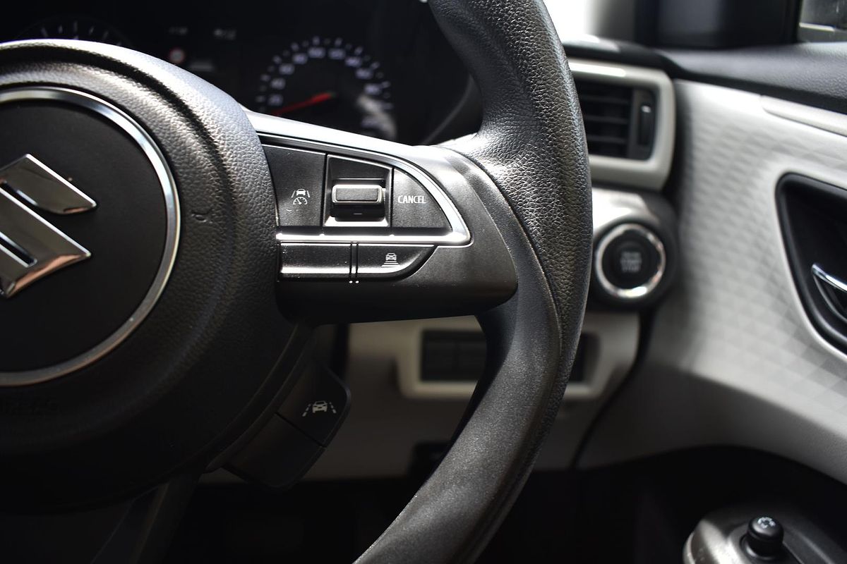 2024 Suzuki Swift Hybrid UZ