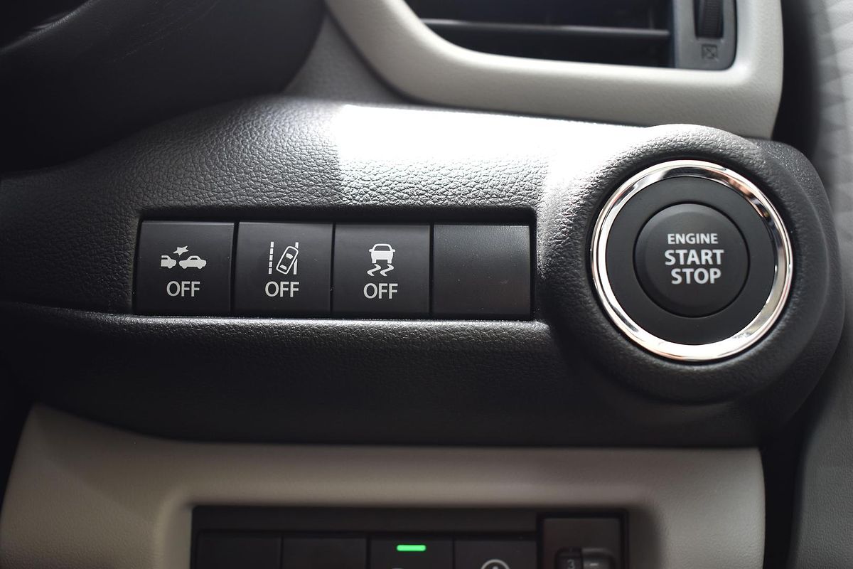 2024 Suzuki Swift Hybrid UZ