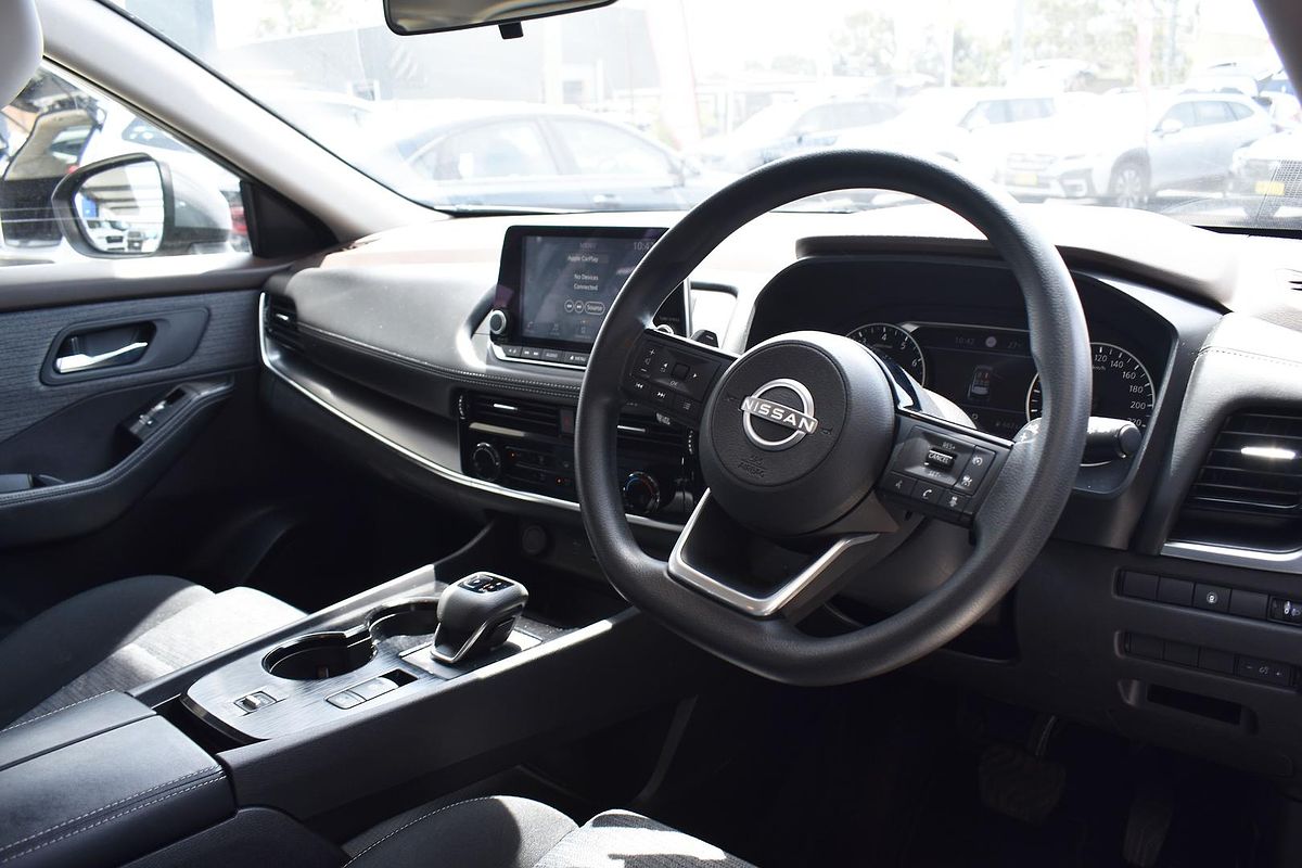 2024 Nissan X-TRAIL ST T33