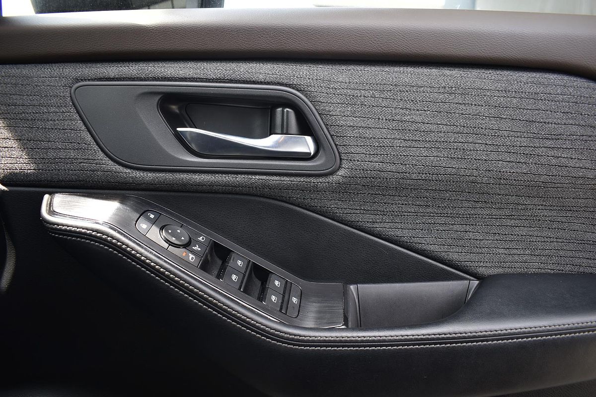 2024 Nissan X-TRAIL ST T33