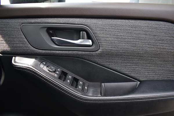 2024 Nissan X-TRAIL ST T33