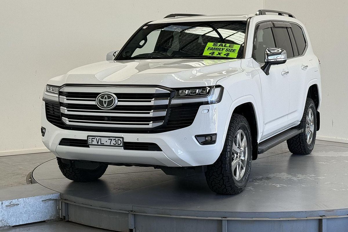 2022 Toyota Landcruiser Sahara FJA300R