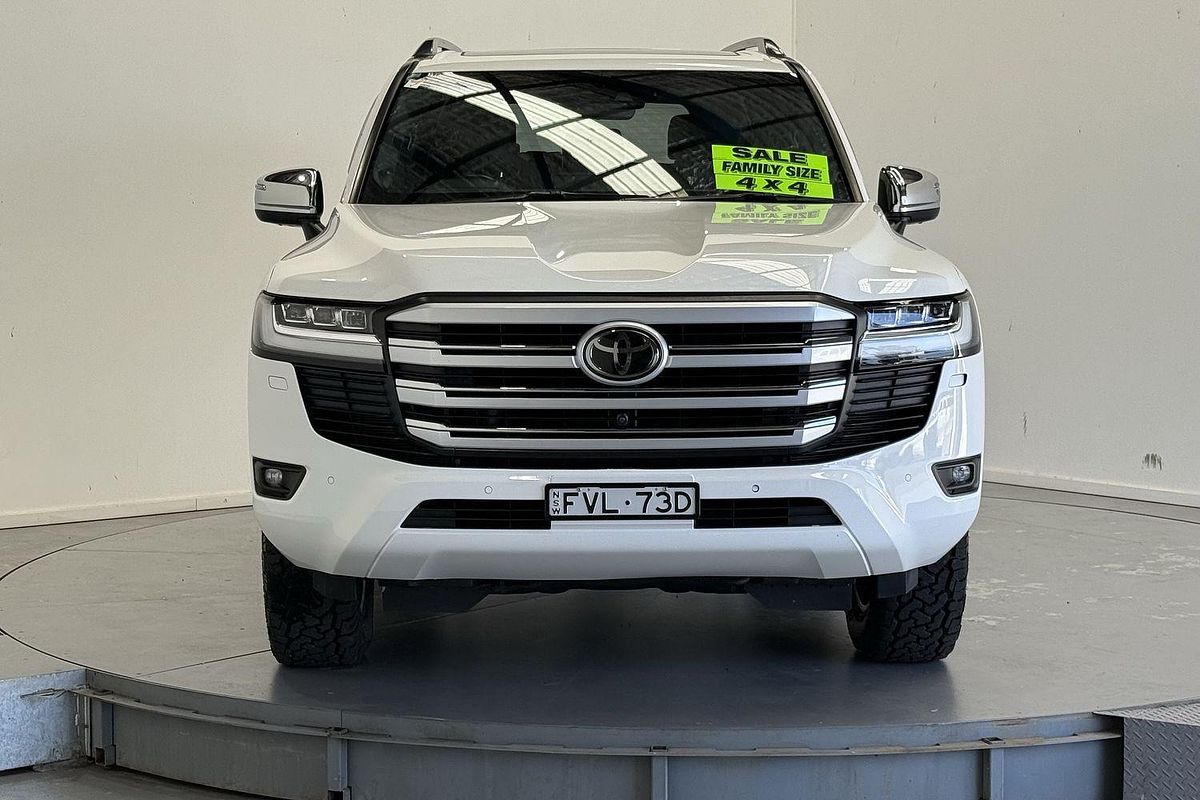 2022 Toyota Landcruiser Sahara FJA300R