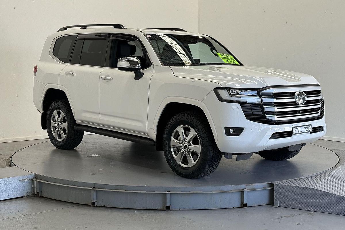 2022 Toyota Landcruiser Sahara FJA300R