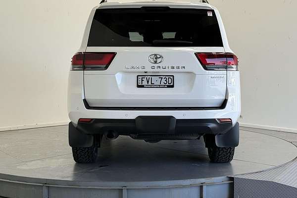 2022 Toyota Landcruiser Sahara FJA300R