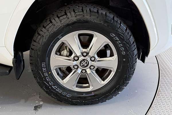 2022 Toyota Landcruiser Sahara FJA300R