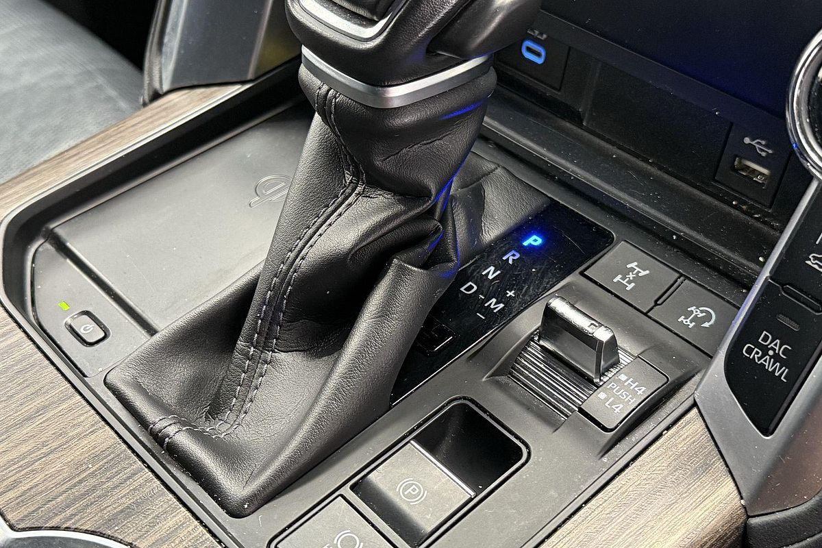 2022 Toyota Landcruiser Sahara FJA300R