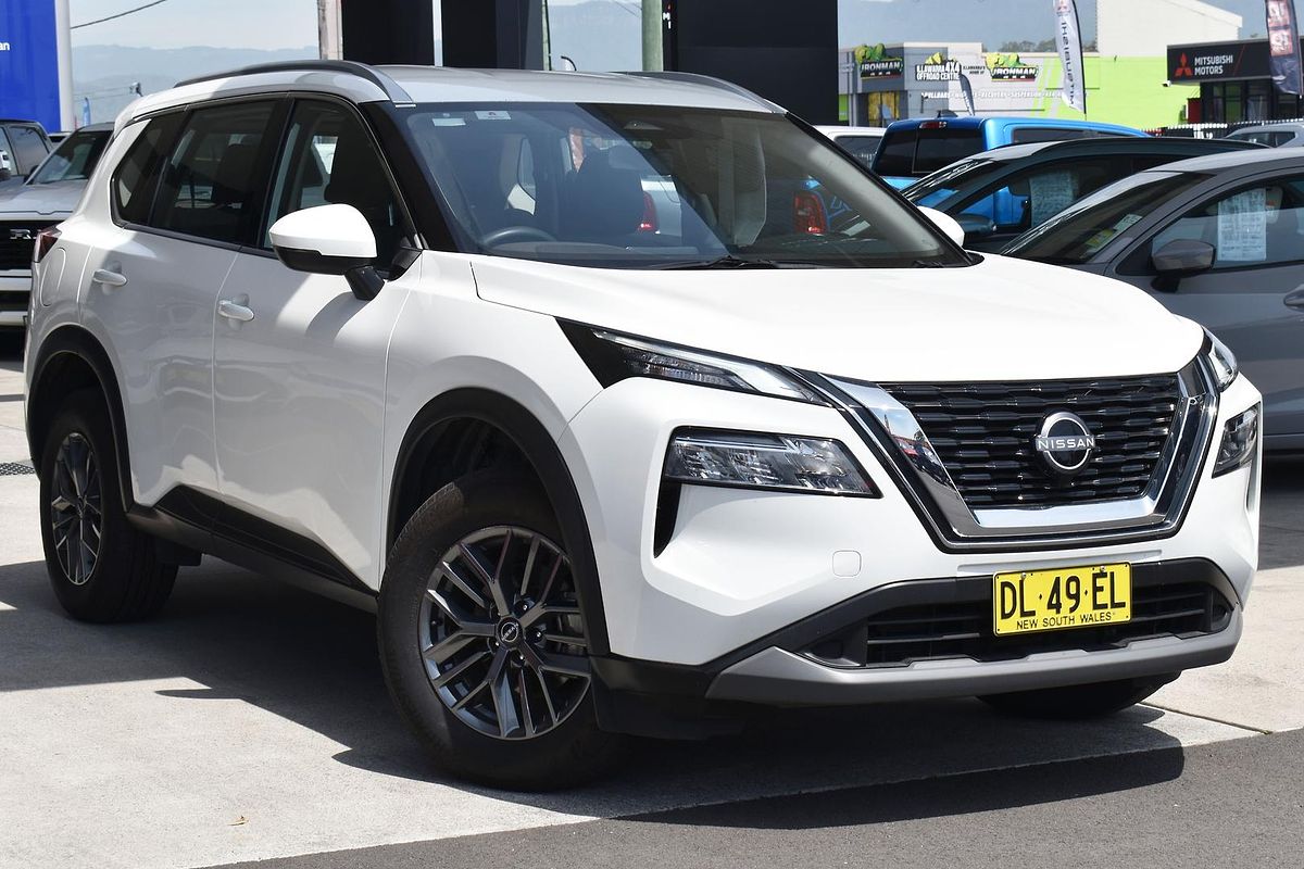 2024 Nissan X-TRAIL ST T33