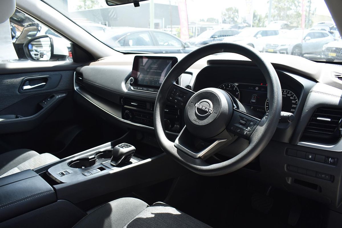 2024 Nissan X-TRAIL ST T33