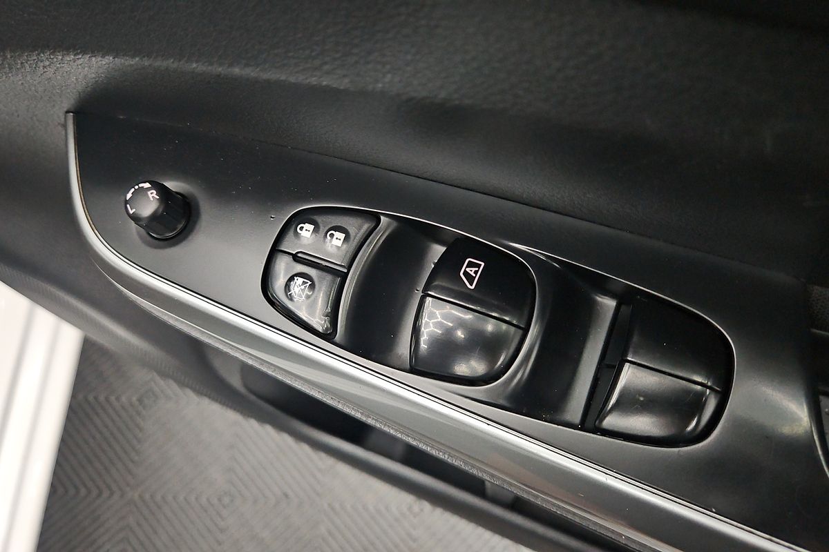 2022 Nissan Navara SL D23 Rear Wheel Drive