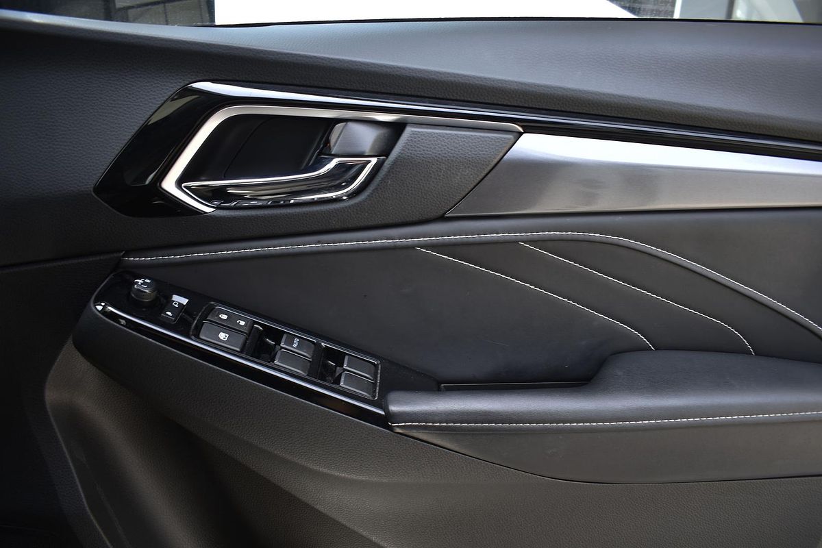 2021 Isuzu MU-X LS-T