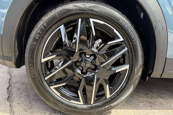 2025 Peugeot 3008 GT Premium Hybrid P64