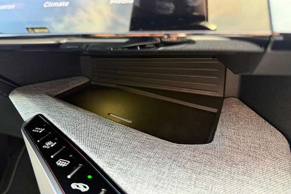 2025 Peugeot 3008 GT Premium Hybrid P64