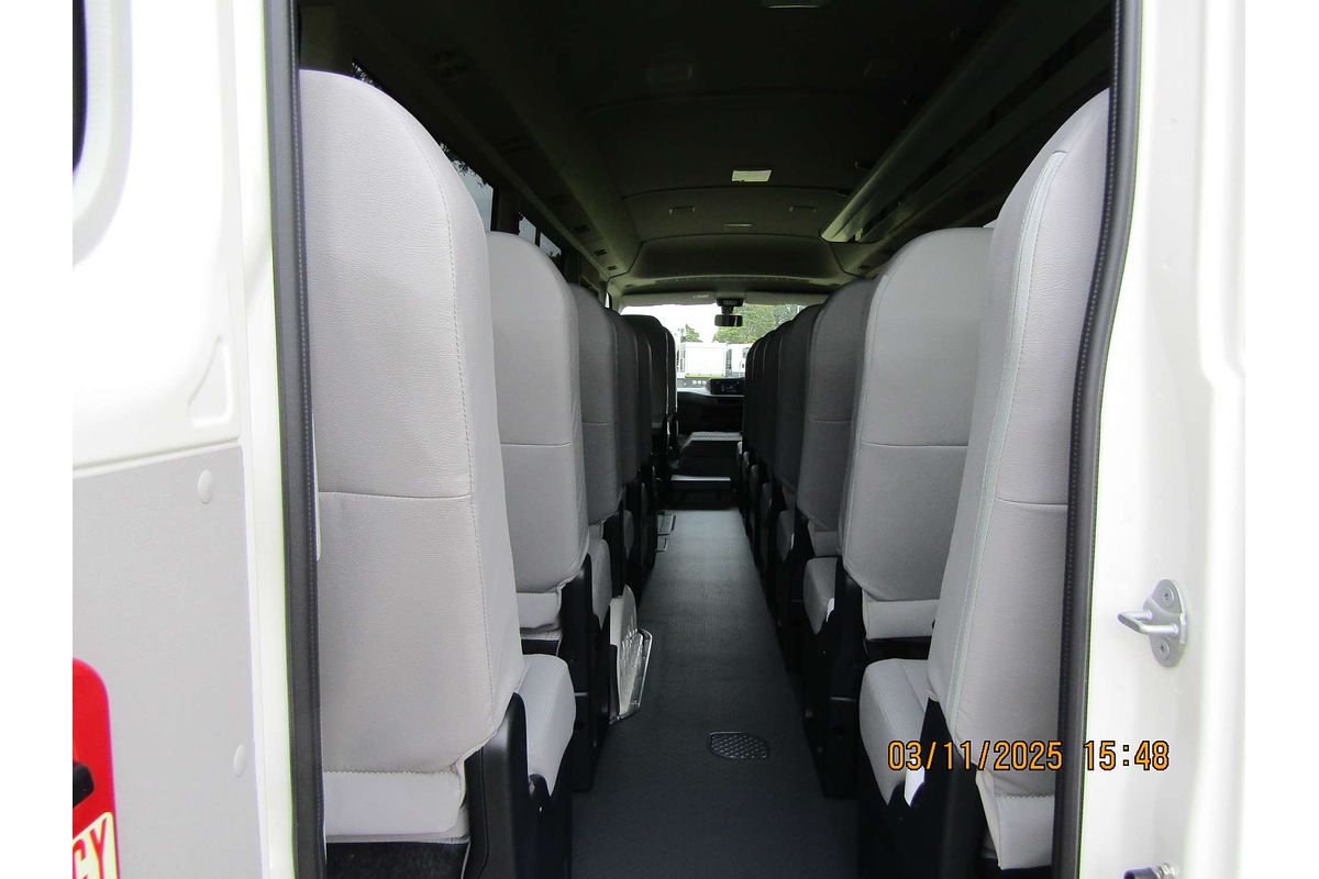 2025 Toyota Coaster GDB70R