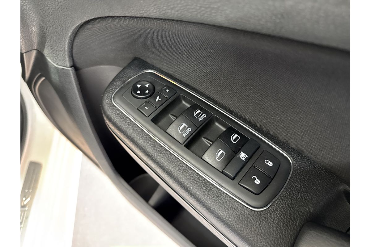 2021 Chrysler 300 SRT Core LX