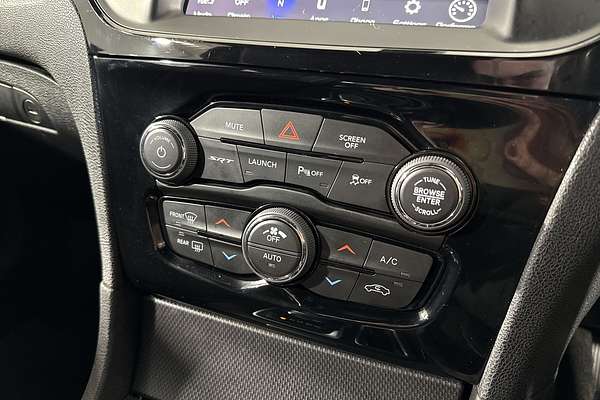 2021 Chrysler 300 SRT Core LX