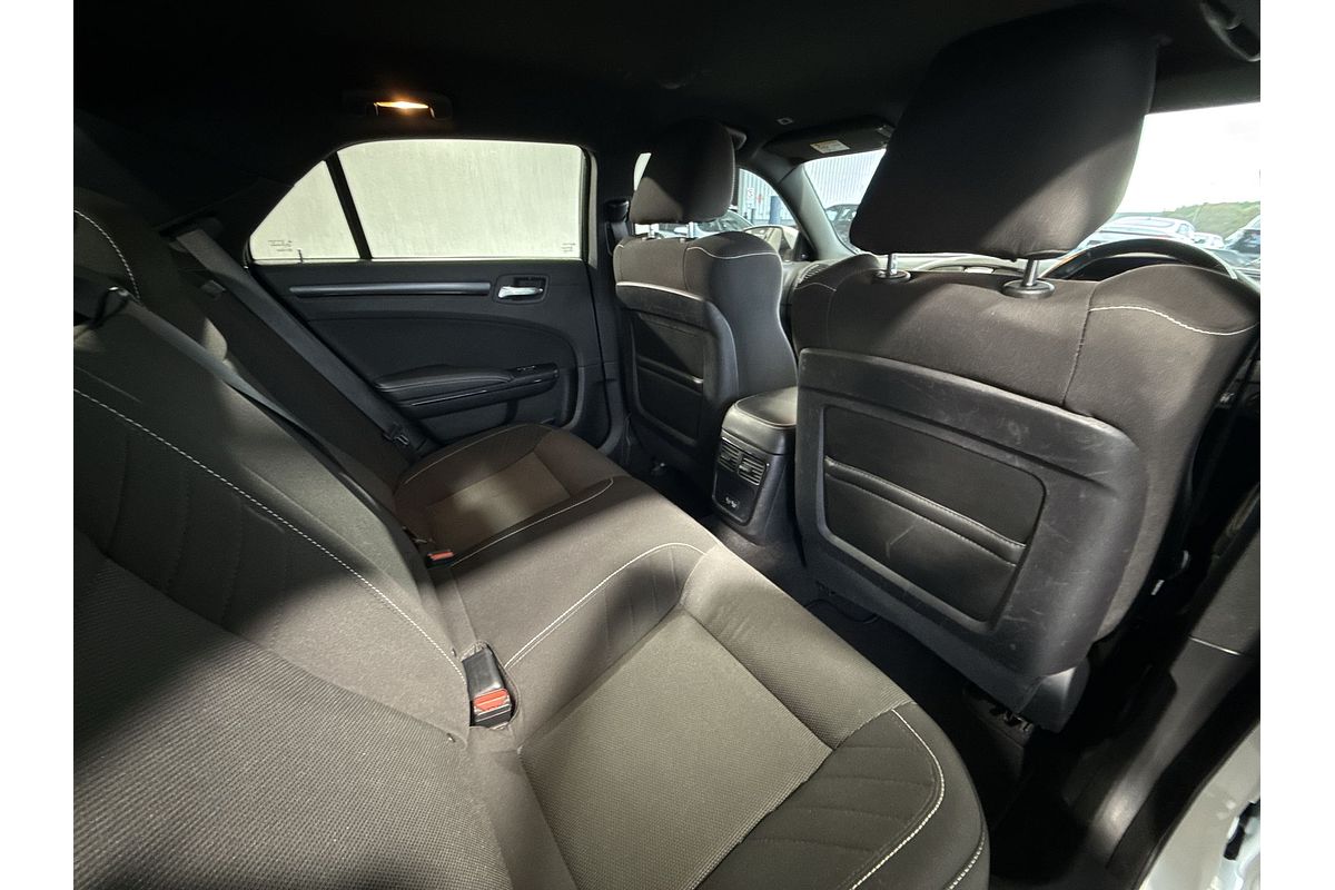 2021 Chrysler 300 SRT Core LX