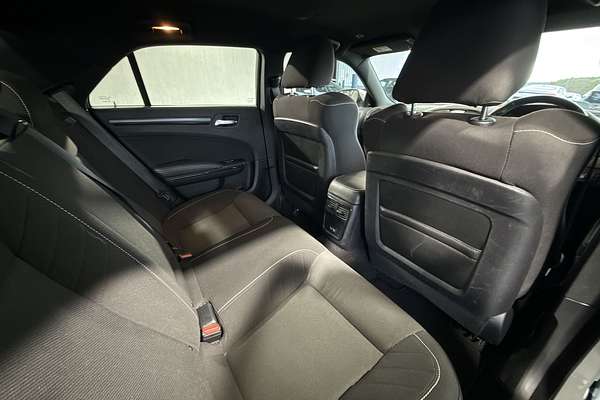 2021 Chrysler 300 SRT Core LX