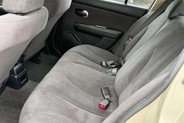 2010 Nissan Tiida ST C11