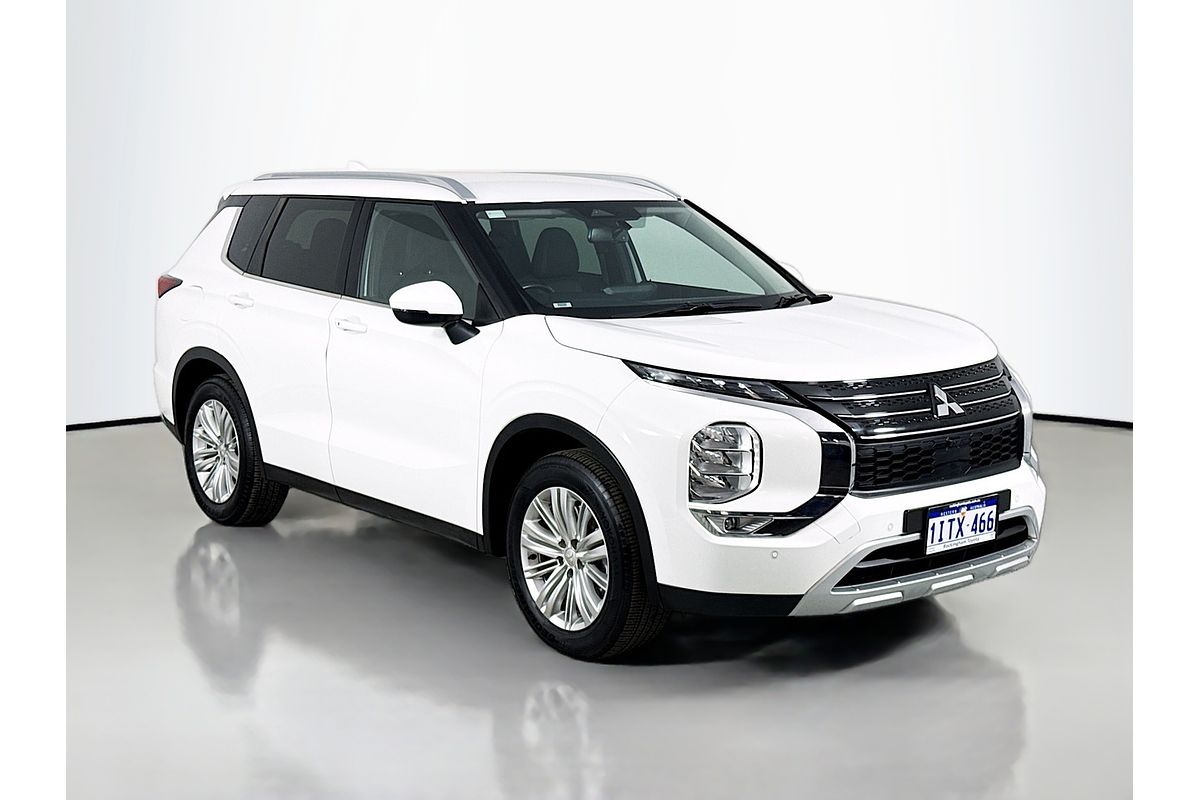 2024 Mitsubishi Outlander LS ZM