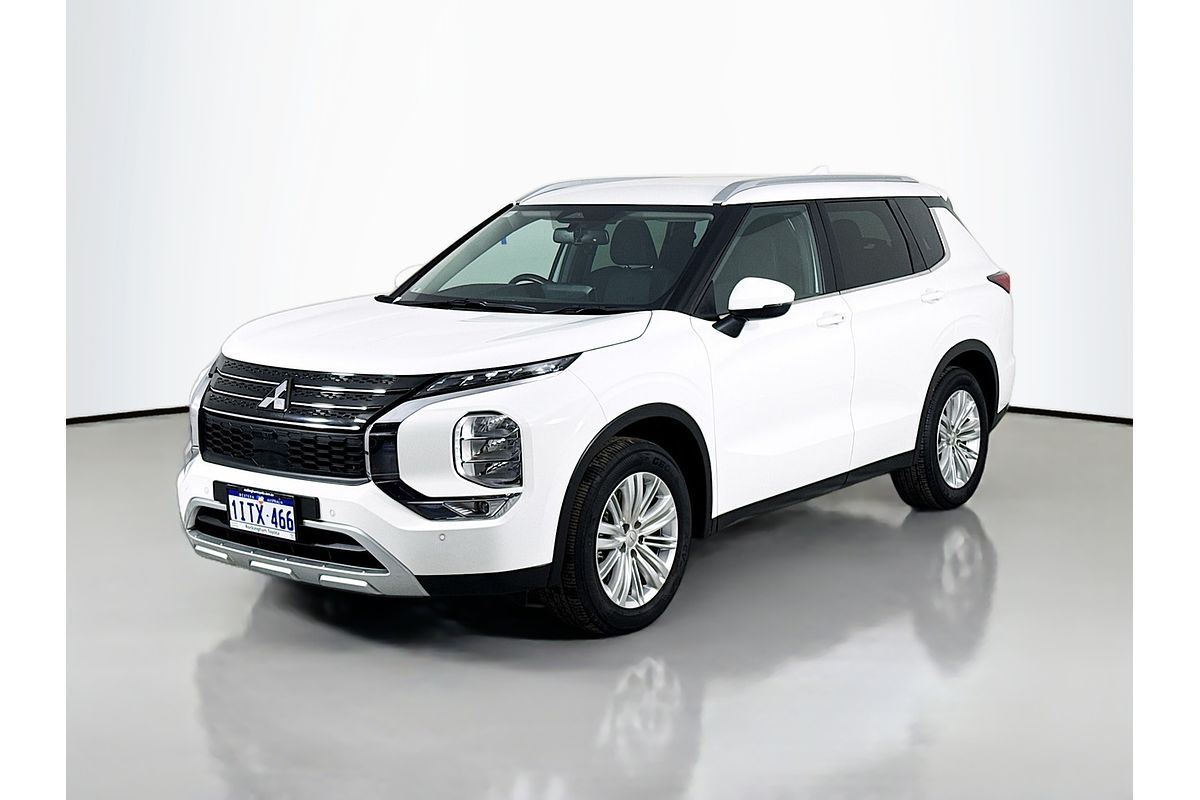 2024 Mitsubishi Outlander LS ZM