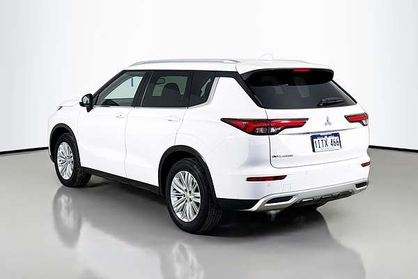 2024 Mitsubishi Outlander LS ZM