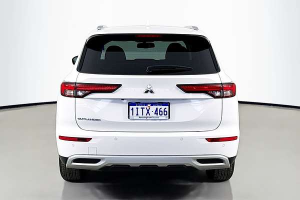 2024 Mitsubishi Outlander LS ZM