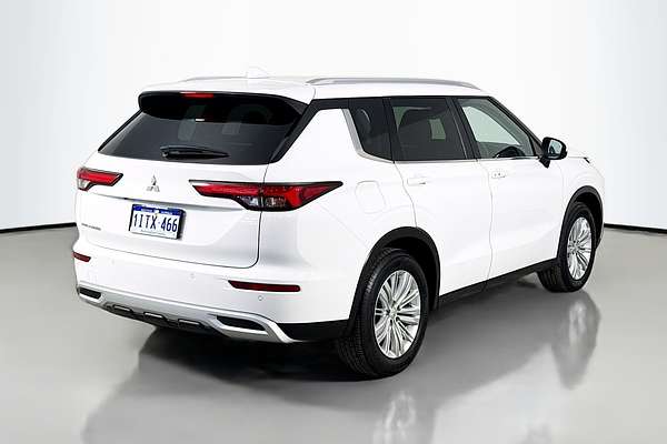 2024 Mitsubishi Outlander LS ZM