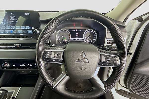 2024 Mitsubishi Outlander LS ZM