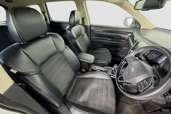 2020 Mitsubishi Outlander LS ZL