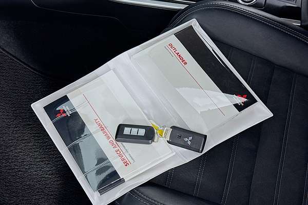 2020 Mitsubishi Outlander LS ZL