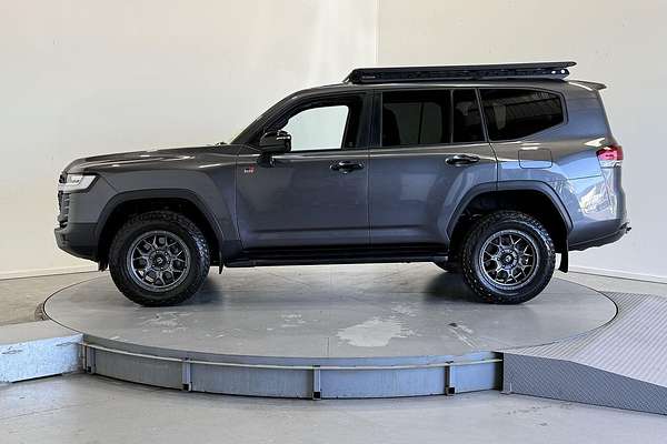 2023 Toyota Landcruiser GR Sport FJA300R