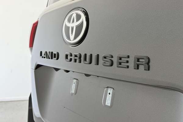 2023 Toyota Landcruiser GR Sport FJA300R