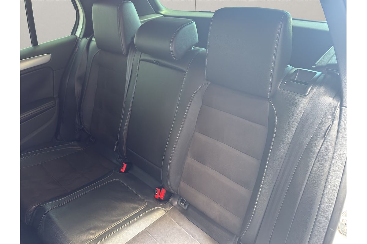 2010 Volkswagen Golf R20